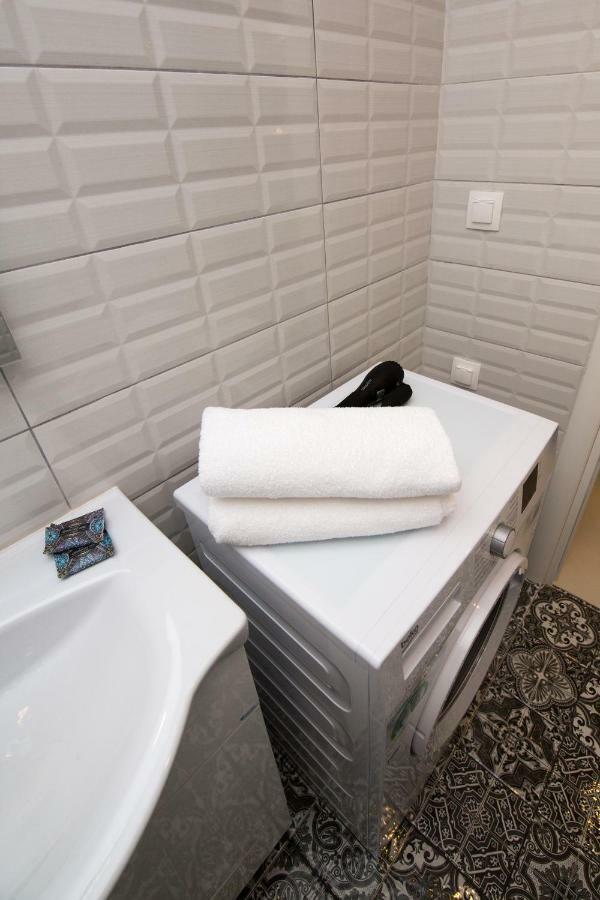 White Lux Apartment For 2 Vipgreece Афины Экстерьер фото